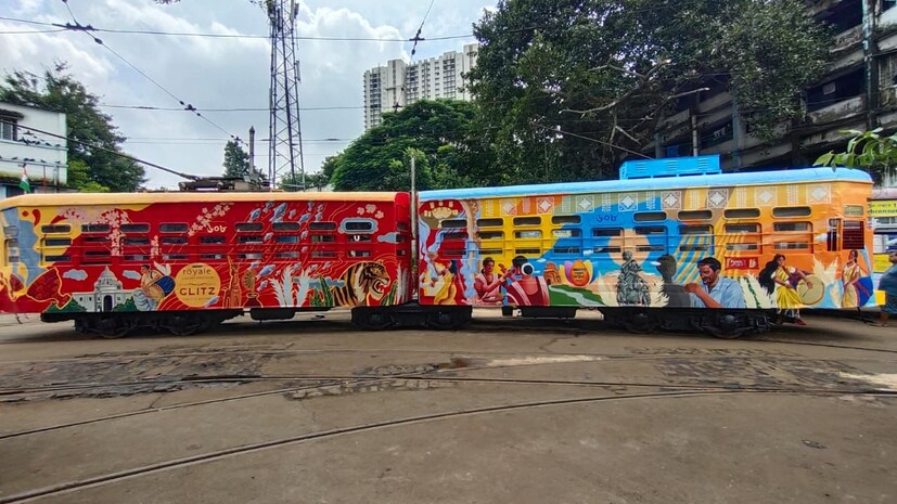 ট্রামের প্রতিটি বগিতে আলপনা দেওয়া থাকবে। ট্রামের ভিতরে বেতের আসবাবপত্র থাকছে। সেই সঙ্গে থাকছে চোখধাঁধানো আলোকসজ্জা। ট্রামের বগিগুলিও যথেষ্ট বিলাসবহুল।