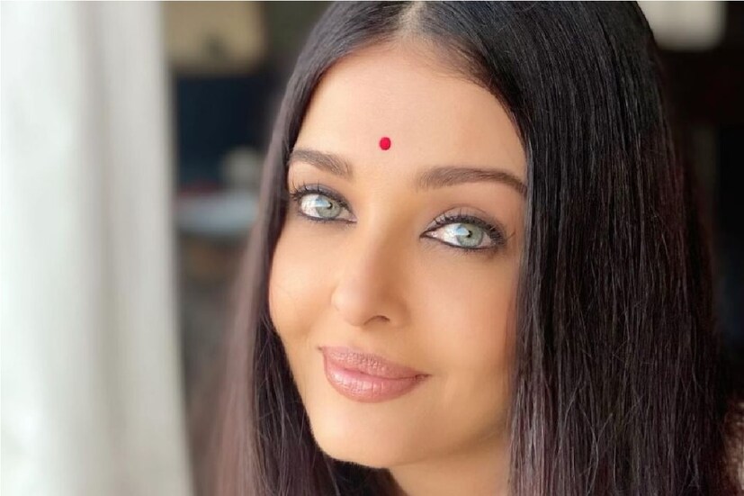 ঐশ্বর্য রাই অমিতাভ বচ্চনের ছেলের বউ৷ তাঁর মোট সম্পত্তি ৮২৩ কোটি টাকা৷ অভিনেত্রী প্রতি সিনেমায় ১০ কোটি টাকা নেন৷ সমস্ত এনডর্সমেন্ট মিলিয়ে তাঁর বার্ষিক রোজগার ৫০ কোটি টাকা৷