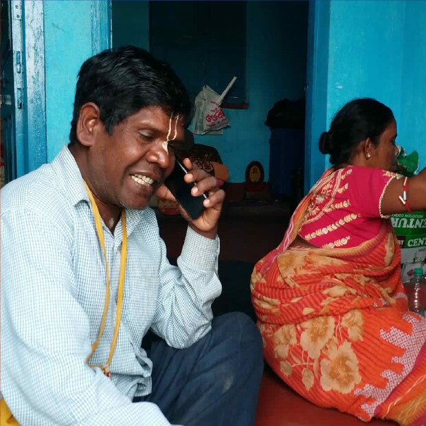 কাঁচা বাদাম-খ্যাত ভুবন বাদ্যকারের এখন প্রচণ্ড আর্থিক সঙ্কট। তাঁর এখন নুন আনতে পান্তা ফুরনোর মতো অবস্থা। 