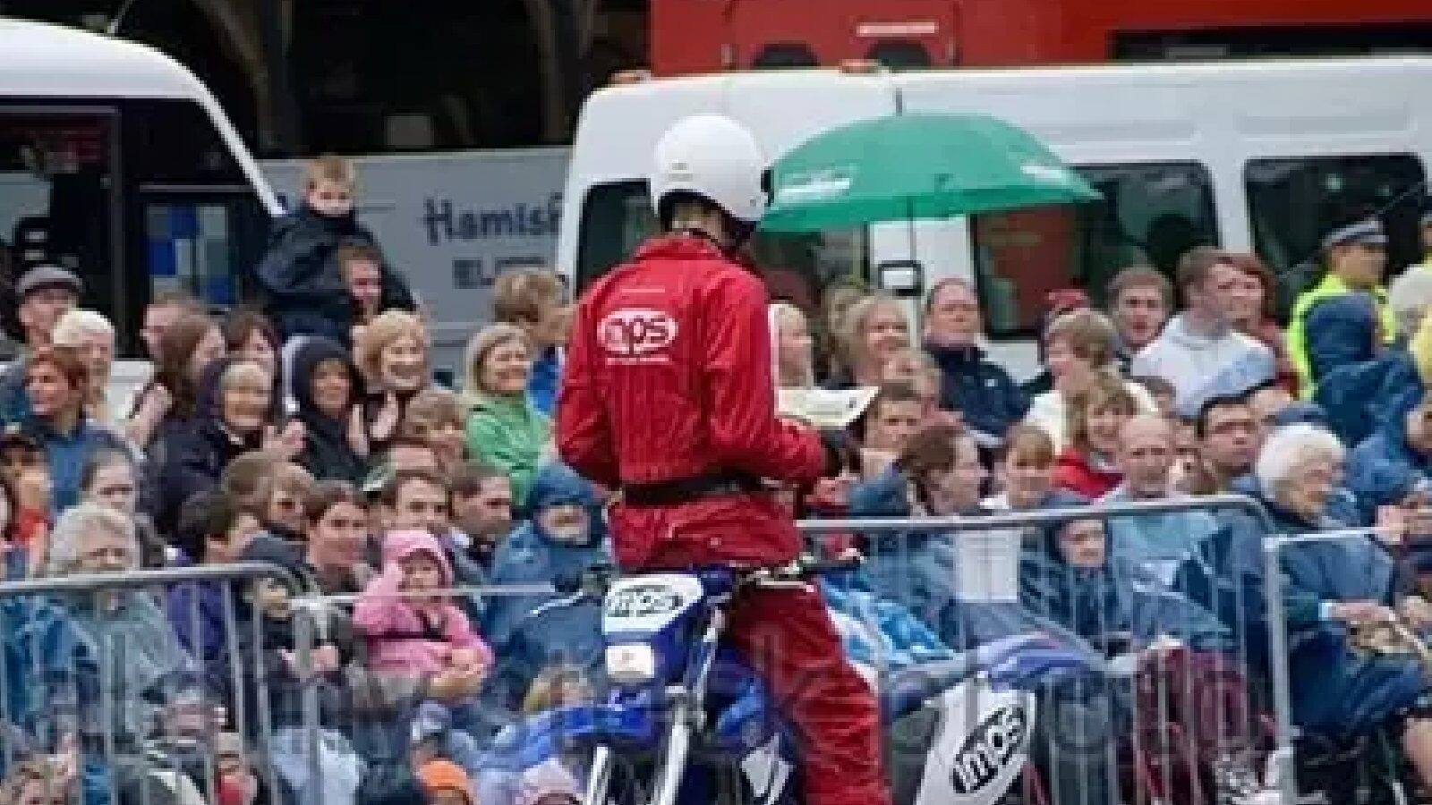 বাইকে কেন রিভার্স গিয়ার থাকে না? থাকলে কী অসুবিধা হত? জানলে অবাক হবেন বাইকে কেন রিভার্স গিয়ার থাকে না? থাকলে কী অসুবিধা হত? জানলে অবাক হবেন