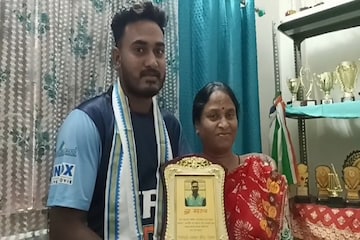 ক্রিকেটার