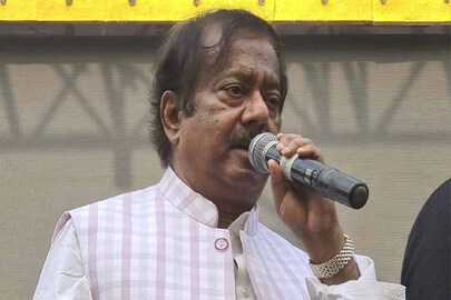 জ্যোতিপ্রিয় মল্লিক৷ 
