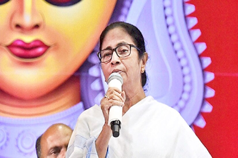 গতকাল, সোমবার মুখ্যমন্ত্রী মমতা বন্দ্যোপাধ্যায়, নিজের বাড়ি থেকে ভার্চুয়ালি এই পরিষেবার উদ্বোধন করেন। যাত্রীদের সুবিধার্থে হাওড়া স্টেশন থেকে সরকারিভাবে চালু হল ‘যাত্রী সাথী’ অ্যাপ পরিচালিত ট্যাক্সি।