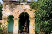 চৌধুরী বাড়ির দুর্গাপুজোয় কলা বউকে পালকিতে করে মন্দিরে নিয়ে আসা হত