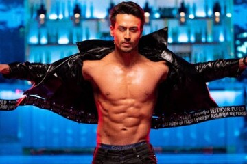 নায়িকার সামনে বাতকর্ম করে ফেলেন টাইগার! মান-সম্মান জলে? জ্যাকি-পুত্র যা বললেন... নায়িকার সামনে বাতকর্ম করে ফেলেন টাইগার! মান-সম্মান জলে? জ্যাকি-পুত্র যা বললেন...