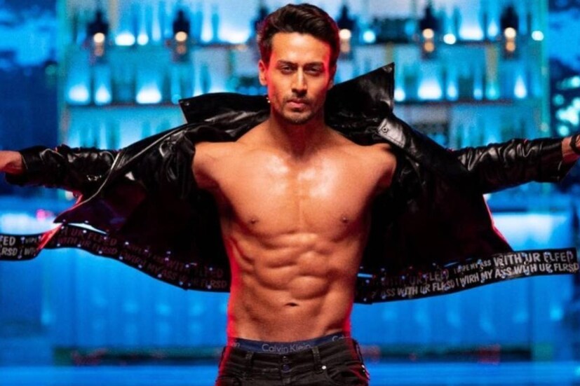 টাইগার শ্রফ। নামের তারকা-সন্তান তকমা নিয়েও নিজের প্রতিভা দিয়ে সকলকে মুগ্ধ করেছেন জ্যাকি শ্রফের পুত্র। তাঁর নাচের দক্ষতা, মারকাটারি অ্যাকশন  দেখতে মুখিয়ে থাকে দর্শক। কিন্তু জানেন কি, এই টাইগারই মিম স্রষ্টাদের 'রসদ' হয়ে দাঁড়িয়েছেন?