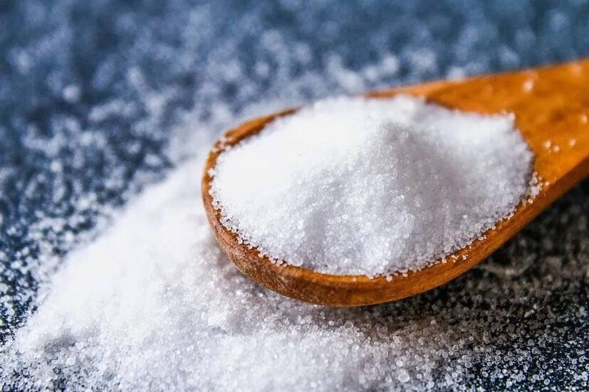 পূজা-পাঠে চাল ব্যবহার করা হয়। ভাত সবচেয়ে পবিত্র খাবার হিসেবে স্বীকৃত। চাল ভর্তি পাত্র যদি কারও হাত থেকে পড়ে বা চাল পড়ে যায়, তবে সেটিকে অপ্রীতিকর সংবাদ আসার লক্ষণ বলে মনে করা হয়।