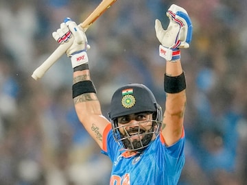 Virat Kohli: ইডেনে ৬ বিশ্বরেকর্ড বিরাট কোহলির, স্মরণীয় করে রাখলেন ৩৫তম জন্মদিন Virat Kohli: ইডেনে ৬ বিশ্বরেকর্ড বিরাট কোহলির, স্মরণীয় করে রাখলেন ৩৫তম জন্মদিন