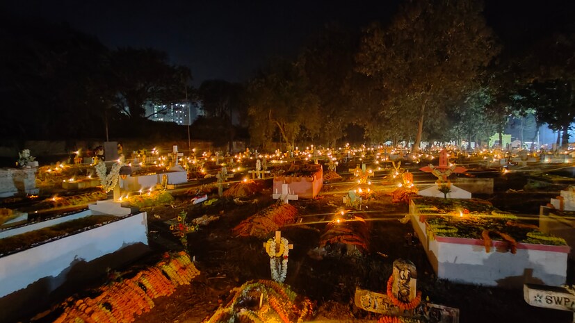 কৃষ্ণনগর রোমান ক্যাথলিক কবরস্থানেও একই দৃশ্য দেখা গেল এইদিন।