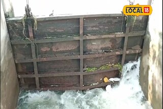 দুর্গাপুর ব্যারেজের সেচখালে এই লকগেটে বেঁকে গিয়ে বিপত্তি।