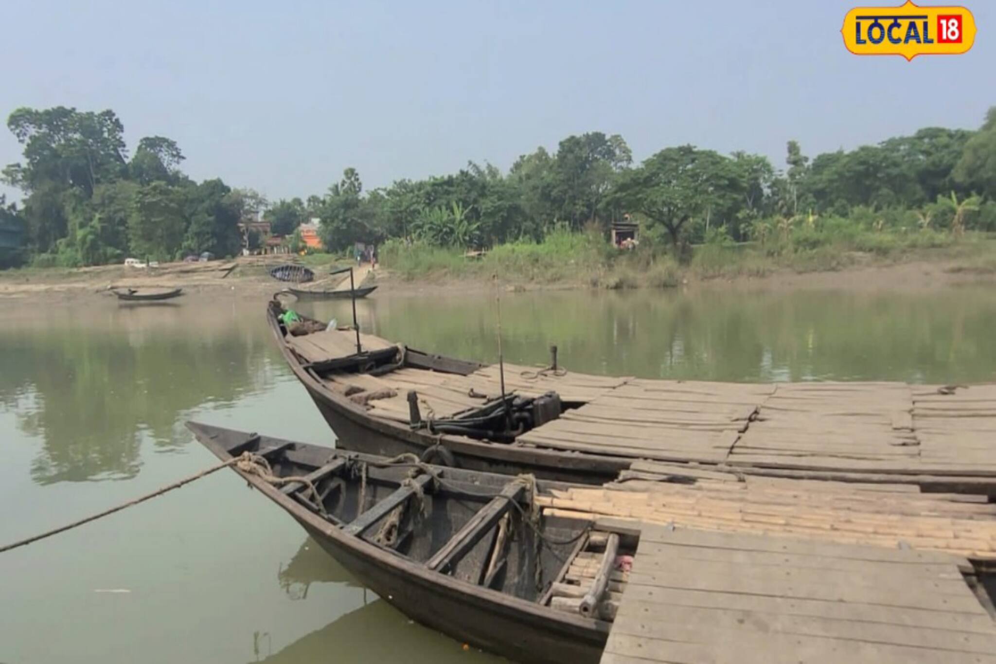 বন্ধ অস্থায়ী সেতু, বন্ধ হয়ে গেল ফেরি চলাচলও খানাকুলে চরম সমস্যা