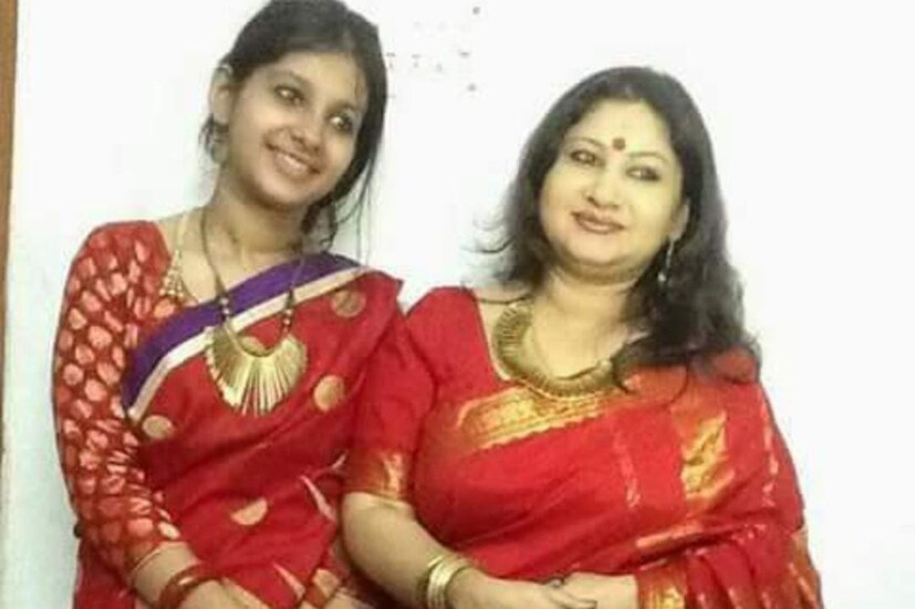 লাজবন্তী রায়, মধুমন্তি মৈত্র এবং পরমা বন্দোপাধ্যায়ের মতো সঞ্চালিকারা থাকতেন সঞ্চালনার দায়িত্বে। আর এবার মধুমন্তি মৈত্রের মেয়ে অনুষা বিশ্বনাথনের পর লাজবন্তী রায়ের মেয়েও মায়ের পথ অনুসরণ করে ছোট পর্দায় পা রাখতে চলেছেন। তবে সঞ্চলনা নয়, তাঁকে মেগার নায়িকা হিসেবে দেখা যাবে। 