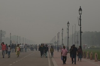 দিল্লিতে চরম দূষণের ছায়া Photo- AP 