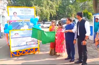 বাড়ি গিয়ে সরকারি পোর্টালে নাম তোলার উদ্যোগ