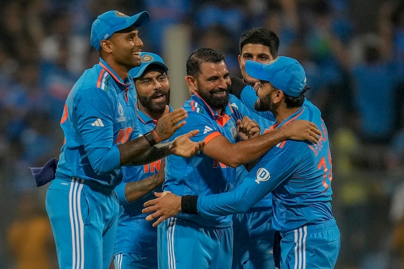 ২০১১ সালের ওয়ানডে বিশ্বকাপ অনুষ্ঠিত হয়েছিল ভারতে। টুর্নামেন্টের লিগ পর্বে মাত্র একটি ম্যাচে হেরেছিল ভারত। সেটাও দক্ষিণ আফ্রিকার বিরুদ্ধে। পরে ঘরের মাঠে সেই বিশ্বকাপ চ্যাম্পিয়নও হয়েছিল ভারতীয় ক্রিকেট দল।