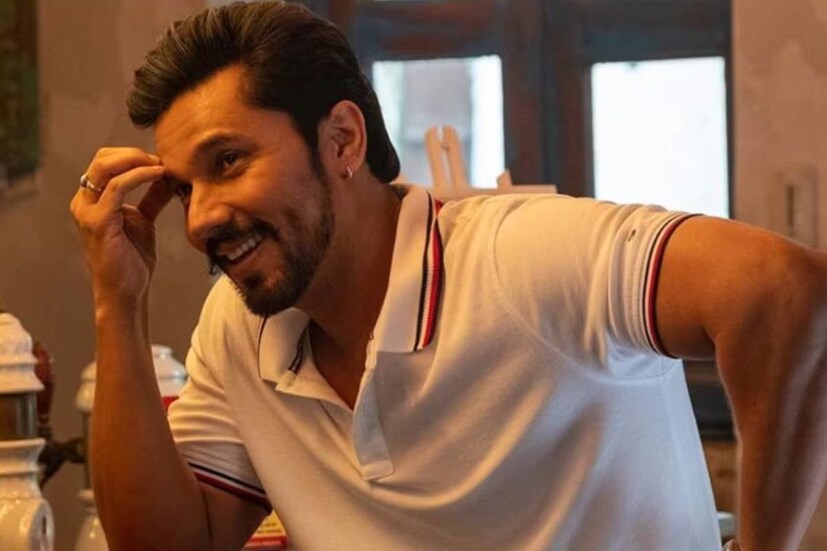 ব্যক্তিগত জীবনকে আড়ালে রাখতেই ভালবাসেন রণদীপ। তাই ধুমধাম না করে ছিমছাম ভাবে বিয়ে করার সিদ্ধান্ত অভিনেতার।