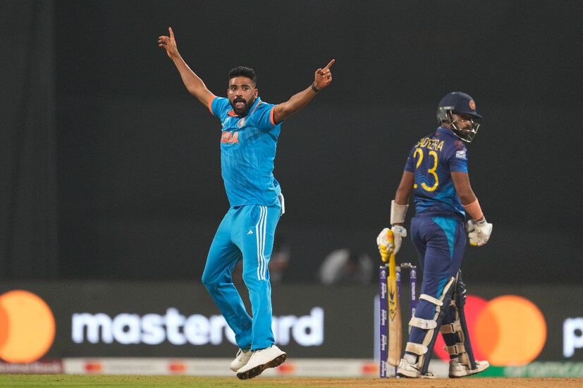 দ্বিতীয় ওভারের শেষ বলে সিরাজের বলে স্লিপে শ্রেয়স আইয়ারের হাতে ক্যাচ আউট হন সাদিরা সামিরাউইকরামা। তিনিও আউট হন শূন্য রান করে। (Photo Courtesy- AP)