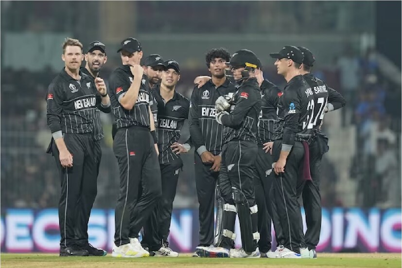 বিশ্বকাপে প্রথম ম্যাচে ভারতের কাছে হেরে যাওয়া নিউজিল্যান্ড দল ধারাবাহিকতার অভাবে ভুগছে৷  টিম ইন্ডিয়া কিউয়ি  দলকে এদিন দক্ষিণ আফ্রিকার বিরুদ্ধে ১৯০ রানে হেরেছে৷ একের পর এক তিন হারে নিউজিল্যান্ড নিজেরাই নিজেদের  সেমিফাইনালের সমীকরণ নষ্ট করছে।-AP