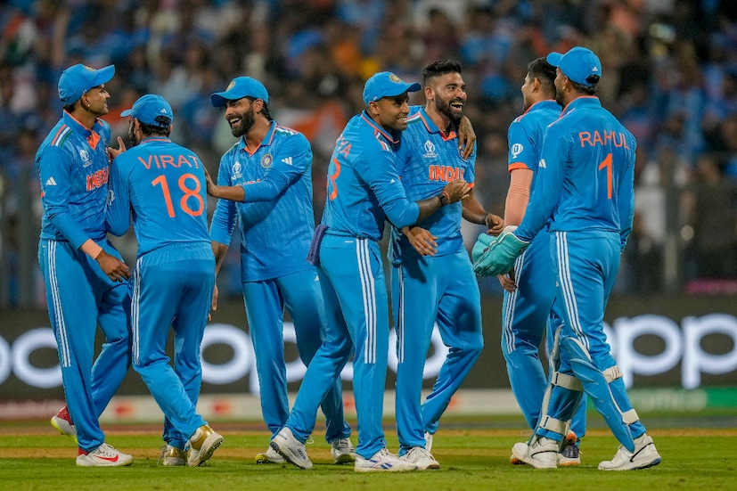 টানা ৮ ম্যাচ জিতে লিগ পর্বে অপ্রতিরোধ্য ভারতীয় দল। সামনে যারাই এসে ছে খড়কুটোর মত উড়ে গিয়েছে। ইতিমধ্যেই লিগ টপার হিসেবে সেমি ফাইনালের জায়গাও পাকা করে ফেলেছে টিম ইন্ডিয়া।