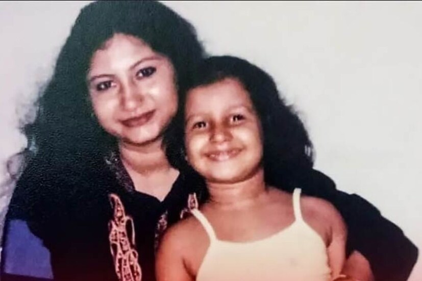 একটা সময় রিয়ালিটি শো নিয়ে দর্শকদের উন্মাদনা থাকত তুঙ্গে। এখনের ব্যস্ত জীবনে টেলিভিশনের প্রতি মানুষের সে টান, তা অনেকটাই ভাটা পড়েছে। সেই সময় সিঁধেল চোর, কাঞ্চন মল্লিক সঞ্চালিত জনতা এক্সপ্রেস কিংবা লাজবন্তী রায়ের রোজগেরে গিন্নি ছিল খুব জনপ্রিয় সব গেম শো। রোজগেরে গিন্নিতে একাধিক সঞ্চালিকা ছিলেন। 