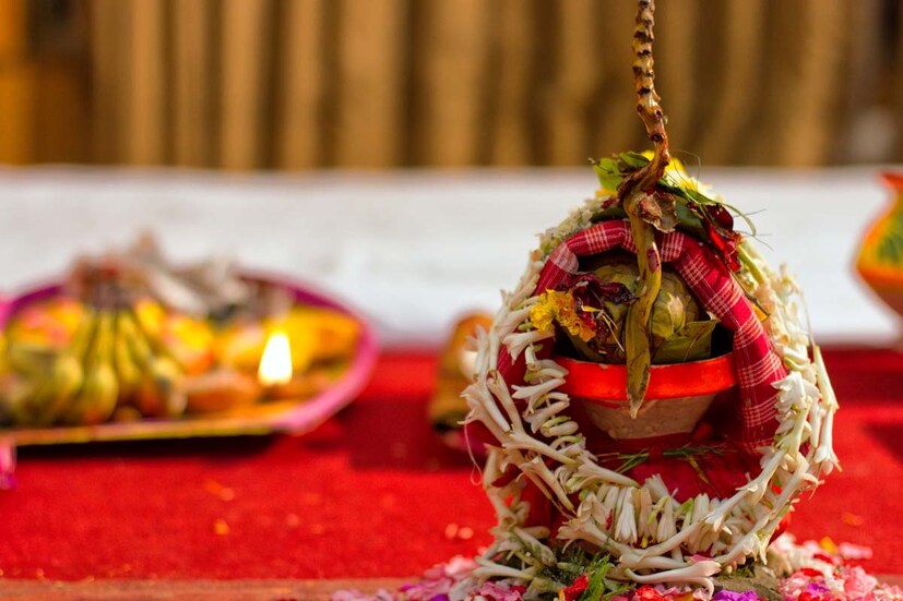 *যারা গ্রীষ্মের বিয়ে করতে চান না, তাঁরা নভেম্বর-ডিসেম্বর মাসে বিয়ের শুভ দিনগুলির জন্য অপেক্ষা করেন। পণ্ডিত গোপাল ঠাকুর জানিয়েছেন, 'নভেম্বর মাসে বিয়ের পাঁচটি দিন শুভ। ক্যালেন্ডার অনুসারে, ২৩ নভেম্বর, ২৪ নভেম্বর, ২৭ নভেম্বর, ২৮ নভেম্বর এবং ২৯ নভেম্বর বিবাহের জন্য শুভ দিন। সংগৃহীত ছবি।