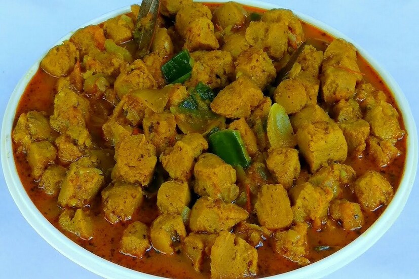 পুরুষদের অতিরিক্ত সয়াবিন খাওয়া উচিৎ নয়। সয়াবিনে ইস্ট্রোজেন হরমোনের পরিমাণ বেশি থাকে। তাই পুরুষদের ক্ষেত্রে বেশি সয়াবিন খেলে টেস্টোস্টেরন হরমোন কমে যেতে পারে, দেখা দেয় যৌন অক্ষমতার মতো লক্ষণ।
