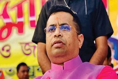 স্বস্তিতে সৌমিত্র!