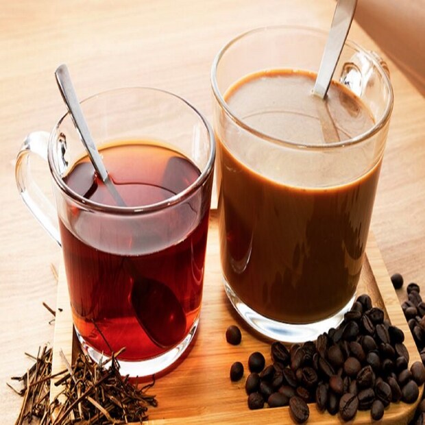 হাইড্রেশন চা এবং কফি উভয়ই দৈনিক তরল গ্রহণে অবদান রাখে। কিন্তু ভেষজ চা ক্যাফিন-মুক্ত এবং শরীরের জলের মাত্রা বজায় রাখতে সাহায্য করে৷ 