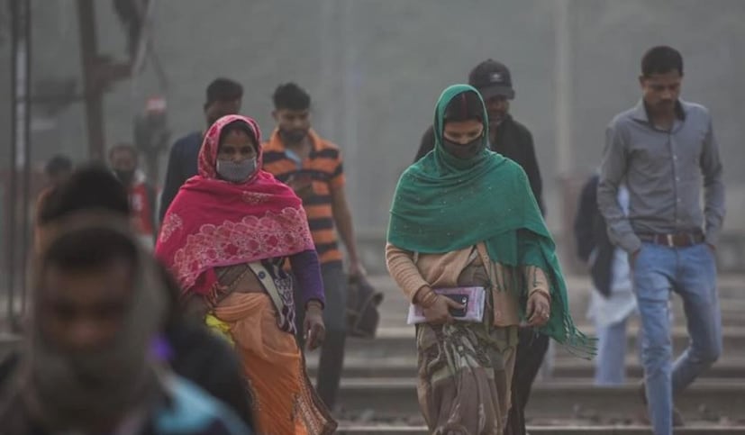 ভারতের উত্তরে তাপমাত্রা স্বাভাবিক থাকবে বলেই মনে করা হচ্ছে। মধ্য ভারতেও প্রভাব কম থাকবে। তবে রাতের দিকে সব জায়গাতেই তাপমাত্রা খুব বেশি কমবে না। অতএব শীত নেই।photo source collected 