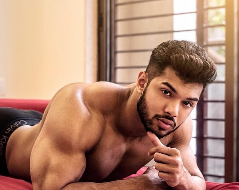 বিদেশি পুরুষরা অবশ্য অল্প বয়স থেকেই বিছানায় বেশ ভাল পারফর্ম করেন বলেই জানাচ্ছে ওই সমীক্ষা। ছবি: ইনস্টাগ্রাম ৷