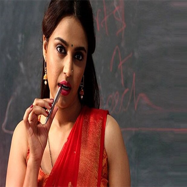 'ভিরে দি ওয়েডিং' ছবিতে স্বরা ভাস্করের হস্তমৈথুন দৃশ্য ভাইরাল হয়েছিল। দৃশ্যে দেখা যায় তিনি ভাইব্রেটর ব্যবহার করছেন। 