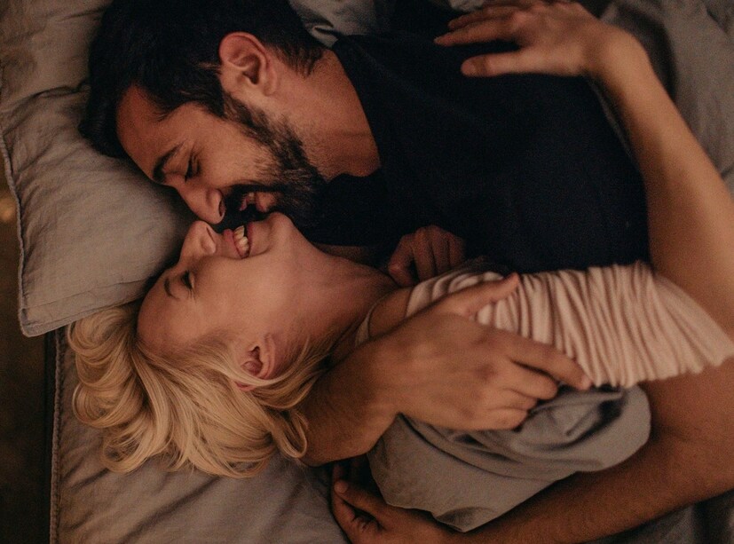 মিলনকে দীর্ঘস্থায়ী করতে ঝিনুক খাওয়ার পরামর্শ দিয়ে থাকেন বিশেষজ্ঞরা। কারণ ঝিনুকের মধ্যে খুব বেশি পরিমাণে জিঙ্ক থাকে। জিঙ্ক পুরুষদের শরীরে শুক্রাণুর সংখ্যা বাড়াতে সাহায্য় করে এবং মিলনের ইচ্ছা বাড়াতেও কার্যকরী ঝিনুক।