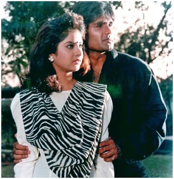 অনেকেই মনে করেন দিব্যার মৃত্যু নেহাতই দুর্ঘটনা। তবে অনেকের ধারনা দিব্যা খুন হয়েছিলেন, যাতে হাত ছিল তাঁর স্বামী সাজিদ নাদিওয়াদওয়ালার। অনেকে আবার বলেন মায়ের সঙ্গে মনোমালিন্যের জন্যই আত্মহত্যা করেছিলেন দিব্যা। তবে সত্যটা আজও জানা যায়নি। তবে তাঁর ডেথ সার্টিফিকেটে অস্বাভাবিক মৃত্যুর কথাই বলা হয়েছে।
