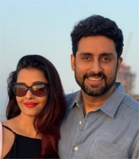 বেশ কয়েকমাস ধরেই বচ্চন পরিবারের ভাঙনের খবর নিয়ে জল্পনা বাড়ছে৷ শাশুড়ি ও ননদের সঙ্গে সম্পর্ক যে মোটেই ভাল নয় ঐশ্বর্যর, তা নিয়েও চর্চার শেষ নেই৷ সেই কারণেই নাকি দূরত্ব বেড়েছে অভিষেকের সঙ্গে৷ তবে এর আগেও ঐশ্বর্যর সঙ্গে অমিতাভের পরিবারের অশান্তির কথা প্রকাশ্যে এসেছে৷ তবে নিজে কখনও ব্যক্তিগত বিষয় নিয়ে মুখ খুলতে নারাজ৷ 