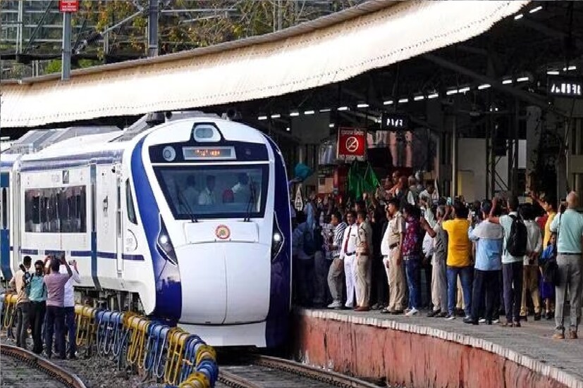 তিনি আরও বলেন, ইস্টার্ন রেলওয়ে যাত্রীদের সন্তুষ্টি বাড়ানোর জন্য প্রতিশ্রুতিবদ্ধ এবং পরিষেবা সরবরাহের ক্ষেত্রে শ্রেষ্ঠত্বের জন্য প্রচেষ্টা চালিয়ে যাচ্ছে।