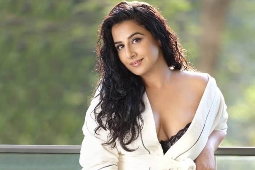 স্পষ্টবাদী, ঠোঁটকাটা হিসেবে বি-টাউনে তকমা রয়েছে বলি অভিনেত্রী বিদ্যা-বালনের। বি-টাউনে তার রাজত্বের কথা কেউ টেরও পায়নি একদিন। অথচ তিনিই এখন সকলের 'পরিণীতা' থেকে 'শেরনি'। বলিউডে সাফল্য পেলেও বিদ্যার অভিনয়ের কেরিয়ারের যাত্রাপথ অতটাও সহজ ছিল না। হাজারো ব্যর্থতা টপকে তিনি আজ বলিউডের 'শেরনি'। 