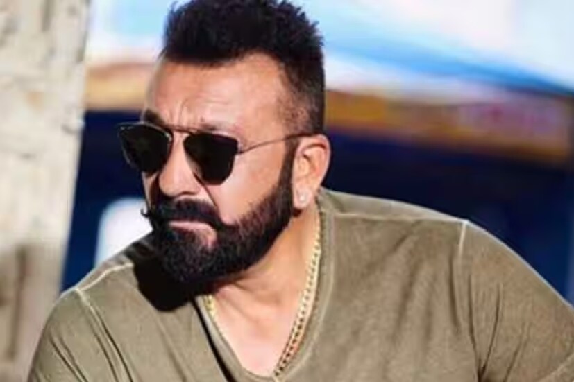 কেরিয়ারের শুরু থেকেই একাধিক বিতর্ক নাম জড়িয়েছে সঞ্জয় দত্ত৷ প্রেম থেকে মাদকের নেশা-সবেতেই এগিয়ে ছিলেন সঞ্জয় দত্ত৷ ১৯৮১ সালে  সুপারহিট ছবি রকি মুক্তির পর মহিলাদের মধ্যে বেশ জনপ্রিয় হয়ে ওঠেন। একাধিক অভিনেত্রীরাও তার রূপে মুগ্ধ হয়েছিলেন।