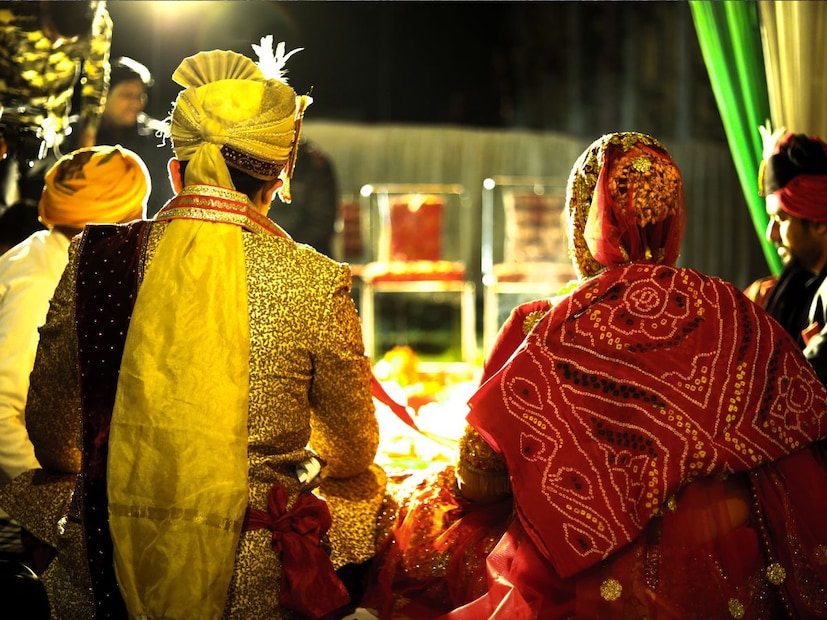 উদাহরণ হিসেবে বলা যেতে পারে, ৪০ বছরের মধ্যে জীবনে কিছু কাজ শেষ করতে চাইছেন। এক্ষেত্রে নির্ধারিত লক্ষ্যের ৩৭ শতাংশ শেষ করতে পারলেই বিয়ে করা উচিত। আবার বলা যেতে পারে, ঠিক করেছেন ১৮ থেকে ৪০ বছরের মধ্যে কিছু করবেন, এক্ষেত্রে ২২ বছর বয়সকে বিয়ের জন্য আদর্শ হিসেবে ধরা হবে।