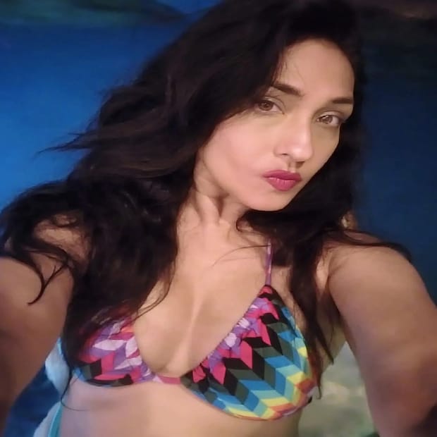 বাংলা ছবি শুধু নয়, হিন্দি ছবিতেও জনপ্রিয়তা পেয়েছেন ঋতুপর্ণা সেনগুপ্ত! photo source Instagram 