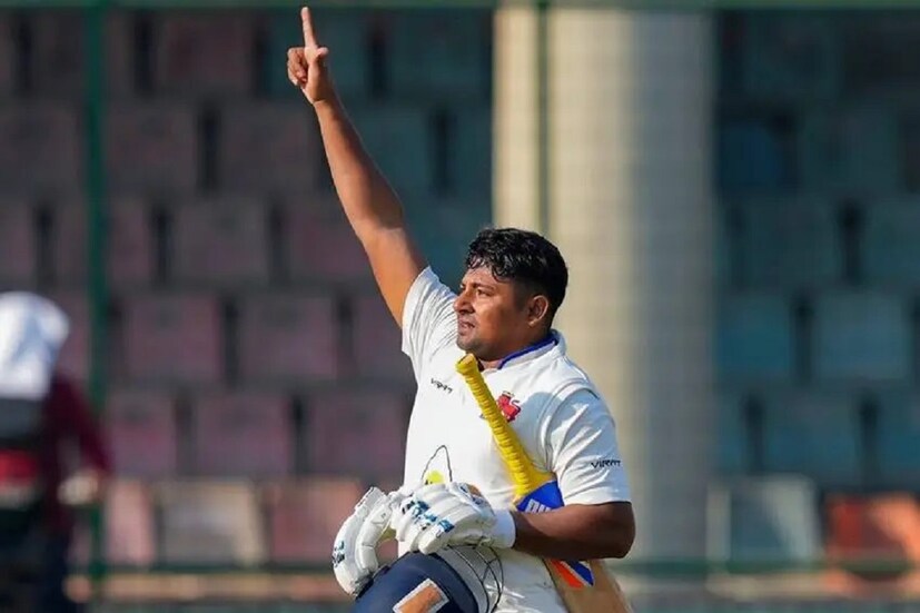 সরফরাজ খান: ঘরোয়া ক্রিকেটে লাগাতার ভাল পারফর্ম করে আসছেন সরফরাজ খান। আগে তার ফিটনেস নিয়ে প্রশ্ন উঠলেও বর্তমানে ভারতীয় এ দলের হয়ে সুযোগ পাচ্ছেন সরফরাজ খান। ভারতীয় এ দলের হয়েও ফর্মে রয়েছে সরফরাজ। কোহলির বদলে সরফরাজ দলে আসার সম্ভাবনা রয়েছে।