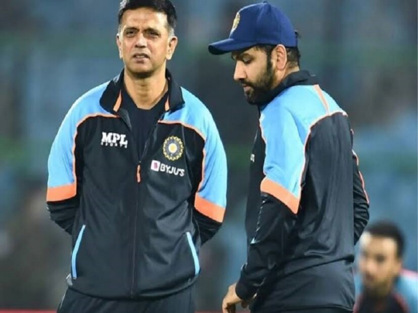 ভারতের অপ্রতিরোধ্য পারফরম্যান্সে যেমন একাধিক প্লেয়ারের গুরুত্ব অস্বীকার করা যায় না। ঠিক তেমনই অস্বীকার করা যায় না কোচ রাহুল দ্রাবিড়ের অবদানের কথা। বিশেষ করে ২ জন ক্রিকেটারকে বিশ্বকাপের দলে রাখার জন্য দ্রাবিড় অনেকের সঙ্গে লড়াই করেছিলেন।