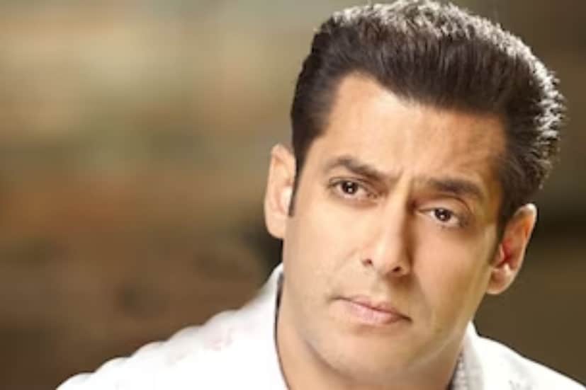 ব্যক্তিগত কারণেই হোক কিংবা সিনেমার জন্যই হোক সর্বদাই লাইমলাইটের শীর্ষে থাকেন সলমন খান। বি-টাউনের মোস্ট পপুলার চিরকুমারকে নিয়ে চর্চা সবসময়েই চলছে। ফের শিরনামে উঠে এলেন সলমন খান৷
