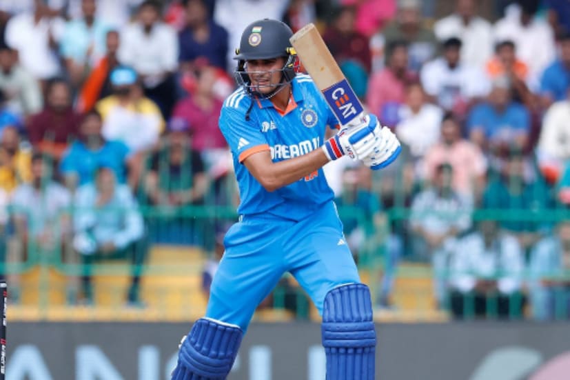এছাড়া শুভমান গিলের ব্যাটিংয়ের ভূয়সী প্রশংসা করেছেন ব্রায়ান লারা। গিলের ব্যাটিং টেকনিক, শট খেলার দক্ষতা, রানের ক্ষিদে সবকিছুই দেখেই মুগ্ধ লারা। আগামীতে গিলের ব্যাটে অনেক রেকর্ড ভাঙবে বলে মনে করেন লারা।