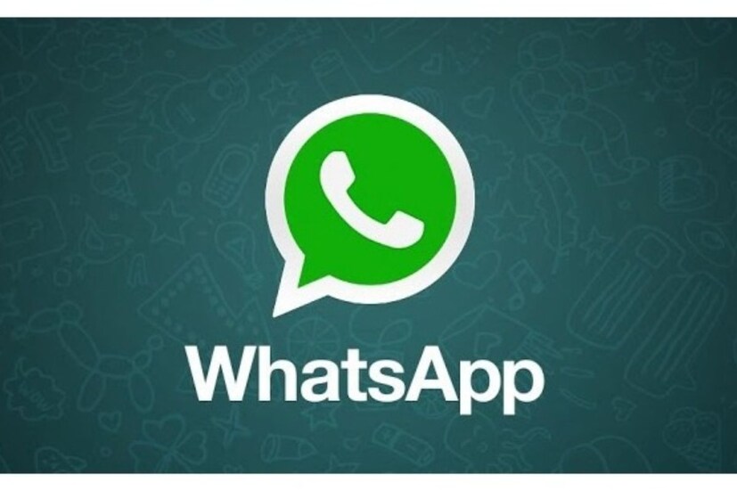 ফোনে WhatsApp-এর মাধ্যমে চ্যাটিং দ্রুত হলেও ওয়েবে সুবিধা কম থাকে।