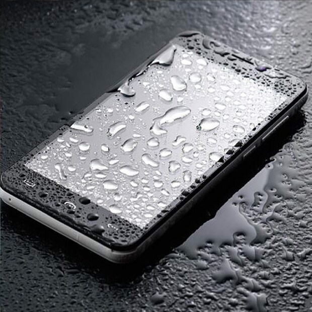 Clean Phone Speaker: এক টুকরো স্টিকি টেপ নিন এবং স্পিকারের চারপাশে শক্তভাবে আটকে নিন। তারপর আলতো করে আপনার ফোনের স্পিকার গ্রিল টিপুন। গ্রিলের উপর কোনও টেপ আঠা বাকি আছে কিনা দেখে নিন। এটি কিছু পরিমাণে স্পিকারের ময়লা পরিষ্কার করে।