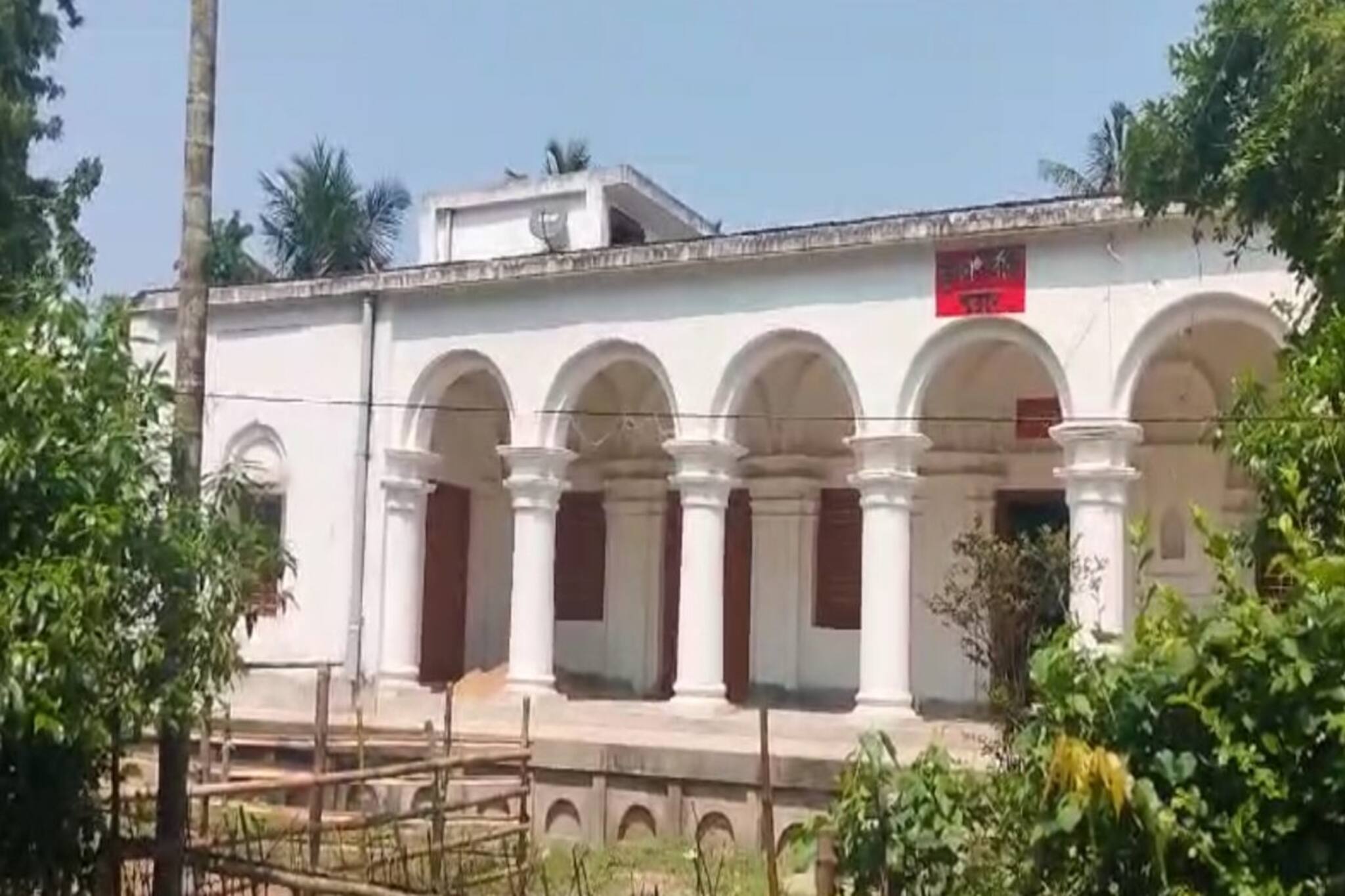 ইংরেজদের পুড়িয়ে দেওয়া জমিদার বাড়ি, দিঘার পাশে এই দুর্গাপুজোর ইতিহাস চমকপ্রদ