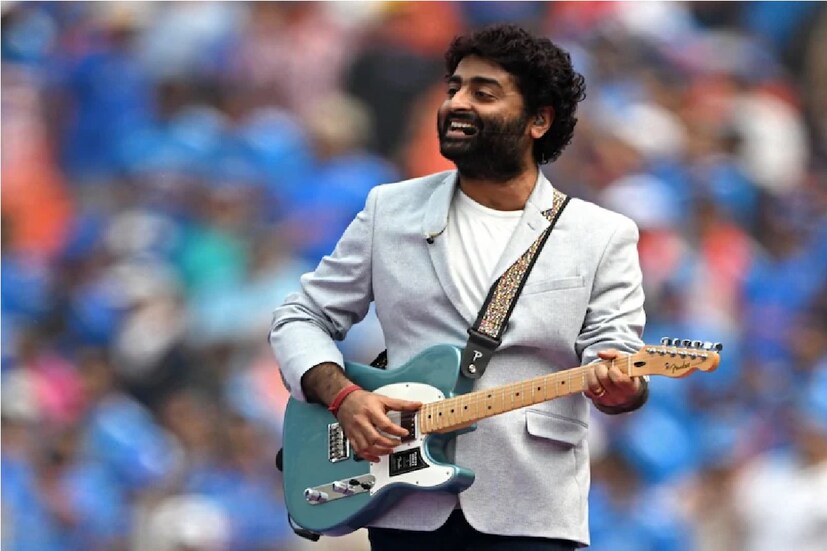 অরিজিৎ সিং মাসে আয় করে থাকেন ৬ কোটি টাকা। তবে সবথেকে ধনী হলেন শ্রেয়া ঘোষাল। 