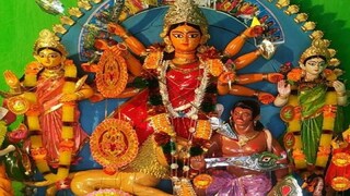 নবখন্ড গ্রামের দেবী প্রতিমা। নবখন্ড গ্রামের দেবী প্রতিমা।