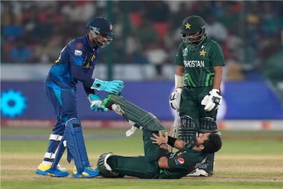 পাকিস্তান বনাম শ্রীলঙ্কা ম্যাচে মহম্মদ রিজওয়ানের ক্র্যাম্প- Photo- AP 