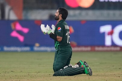 দুরন্ত শতরান রিজওয়ানের - Photo - AP 